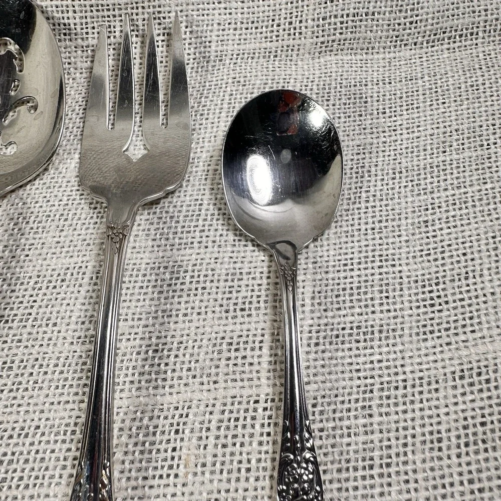 Oneida Kennett Square  Stainless  Lot Spoon‎ Fork Serving Pieces Floral Handle